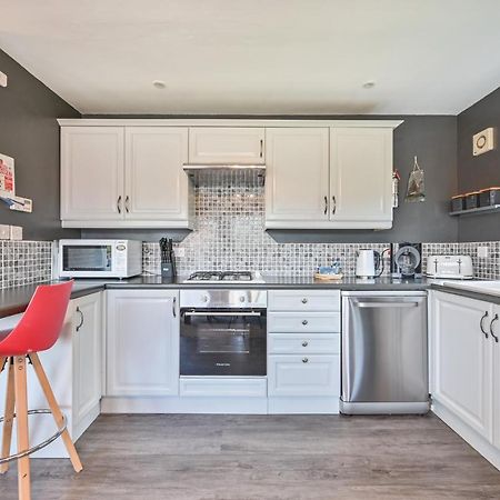 3 Bed Lodge With Ev Point Труро Екстериор снимка