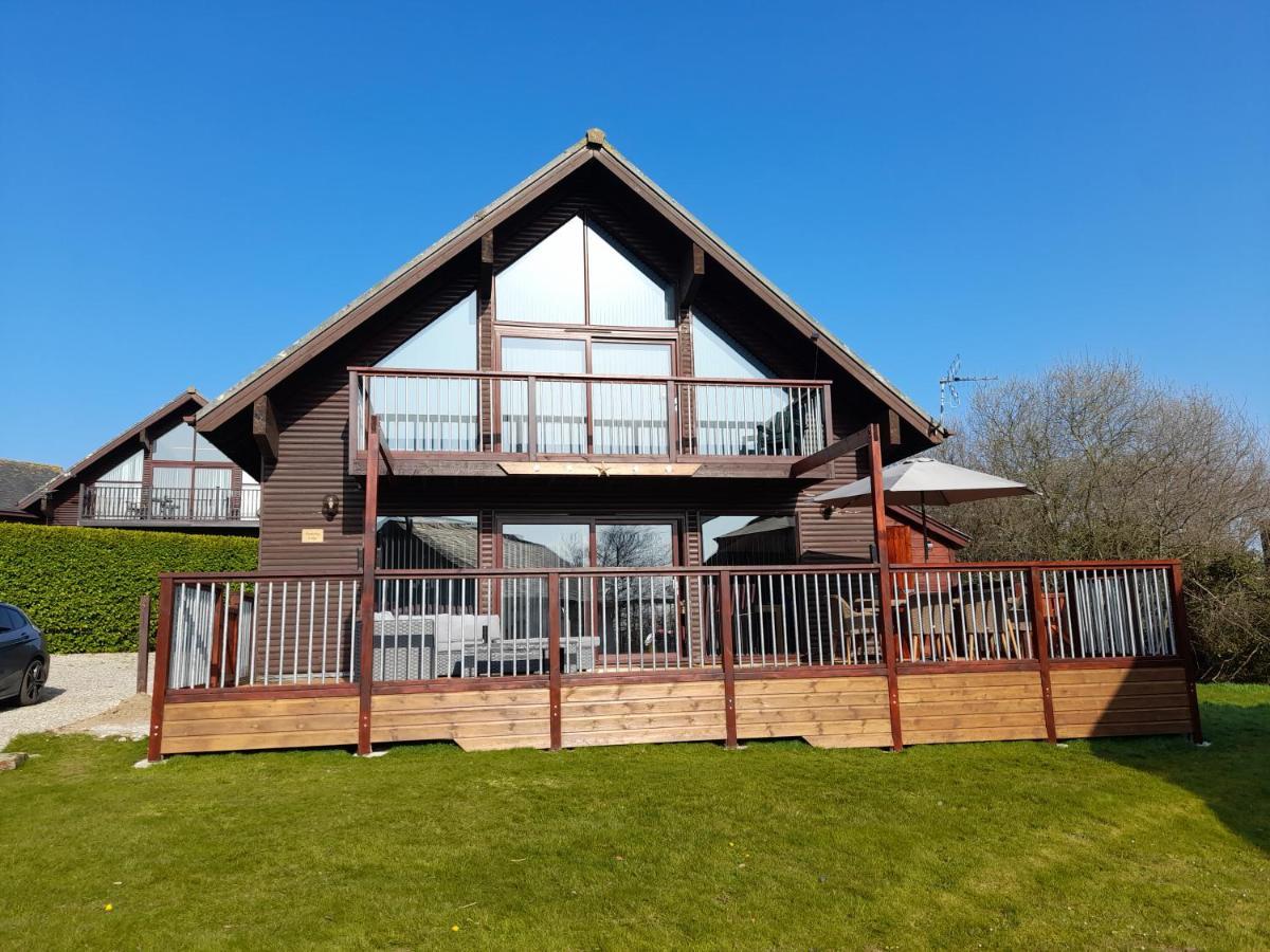 3 Bed Lodge With Ev Point Труро Екстериор снимка