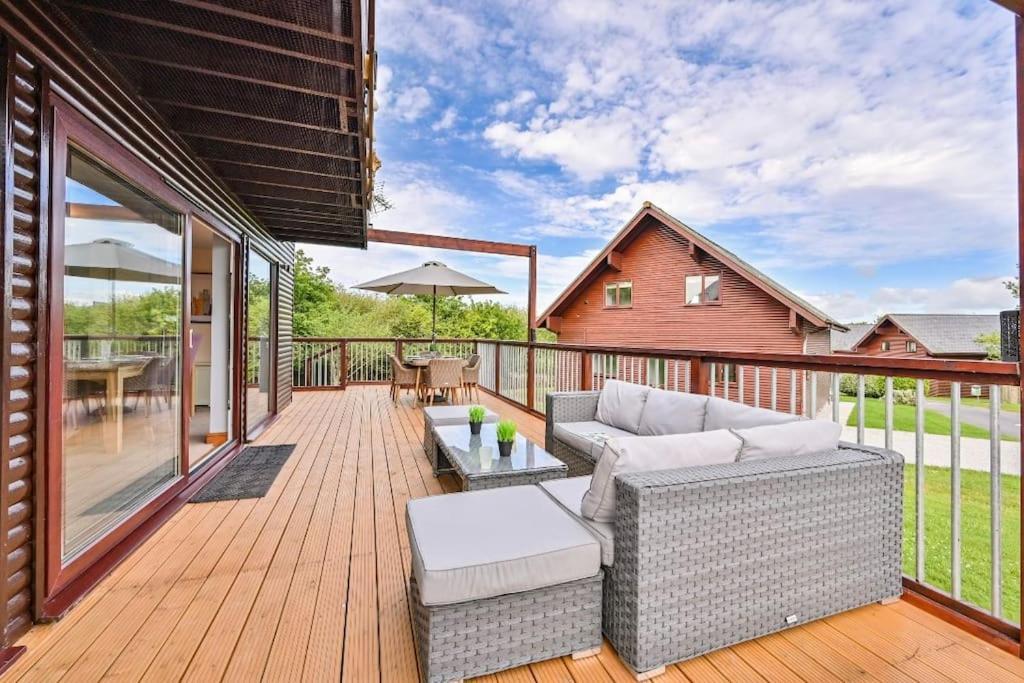 3 Bed Lodge With Ev Point Труро Екстериор снимка