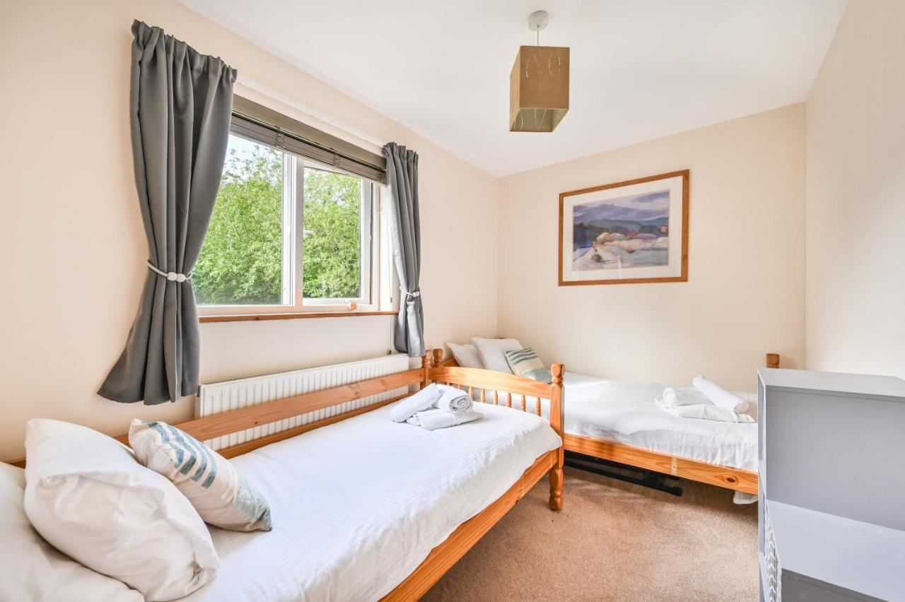 3 Bed Lodge With Ev Point Труро Екстериор снимка